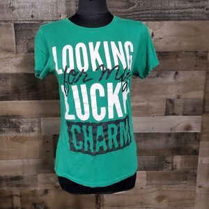 Lucky charm tshirt L